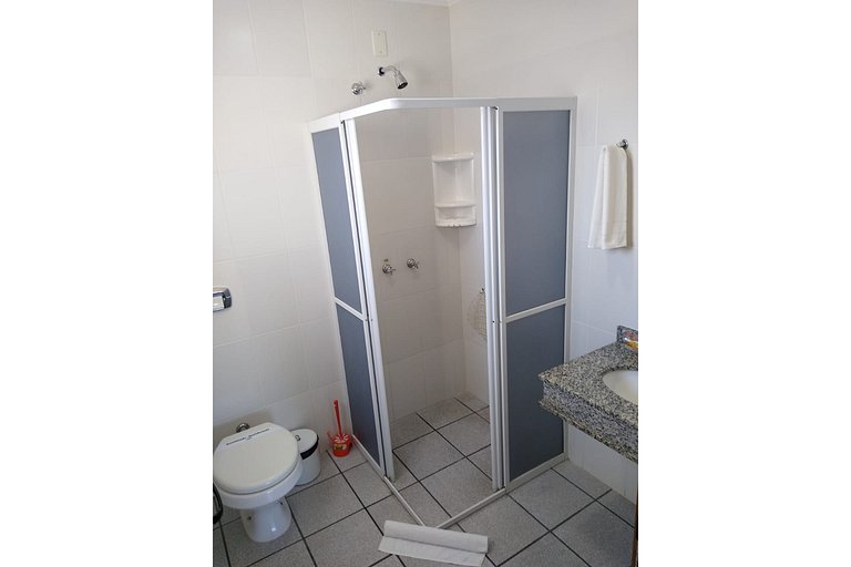 Quarto na praia! Comodidade de um quarto com ar condicionado